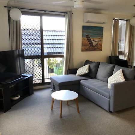 Coral Towers Holiday Suites Кэрнс Экстерьер фото