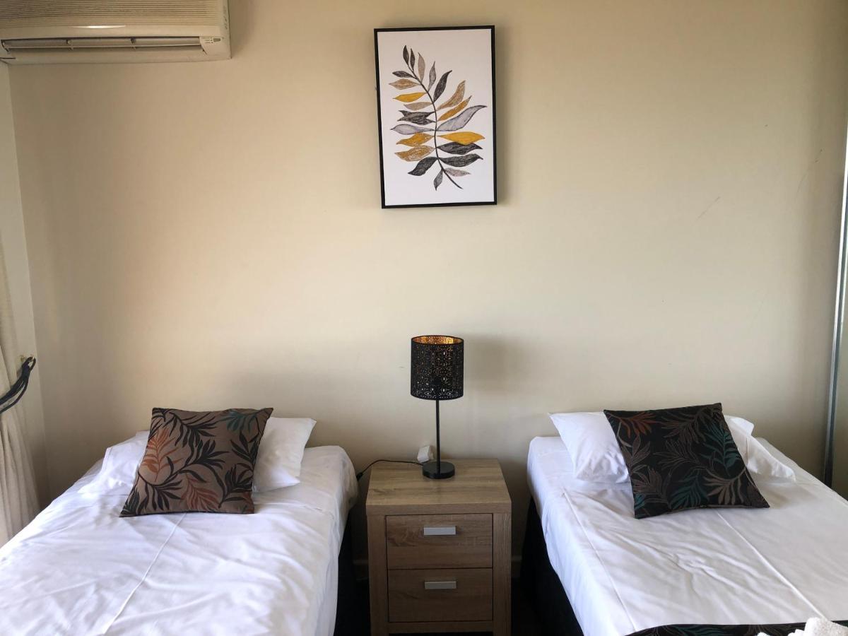 Coral Towers Holiday Suites Кэрнс Экстерьер фото