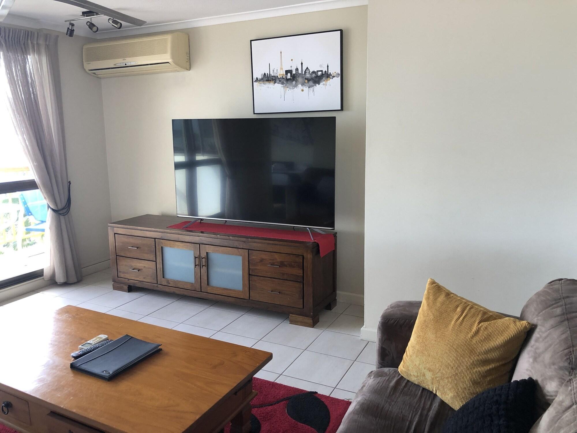Coral Towers Holiday Suites Кэрнс Экстерьер фото