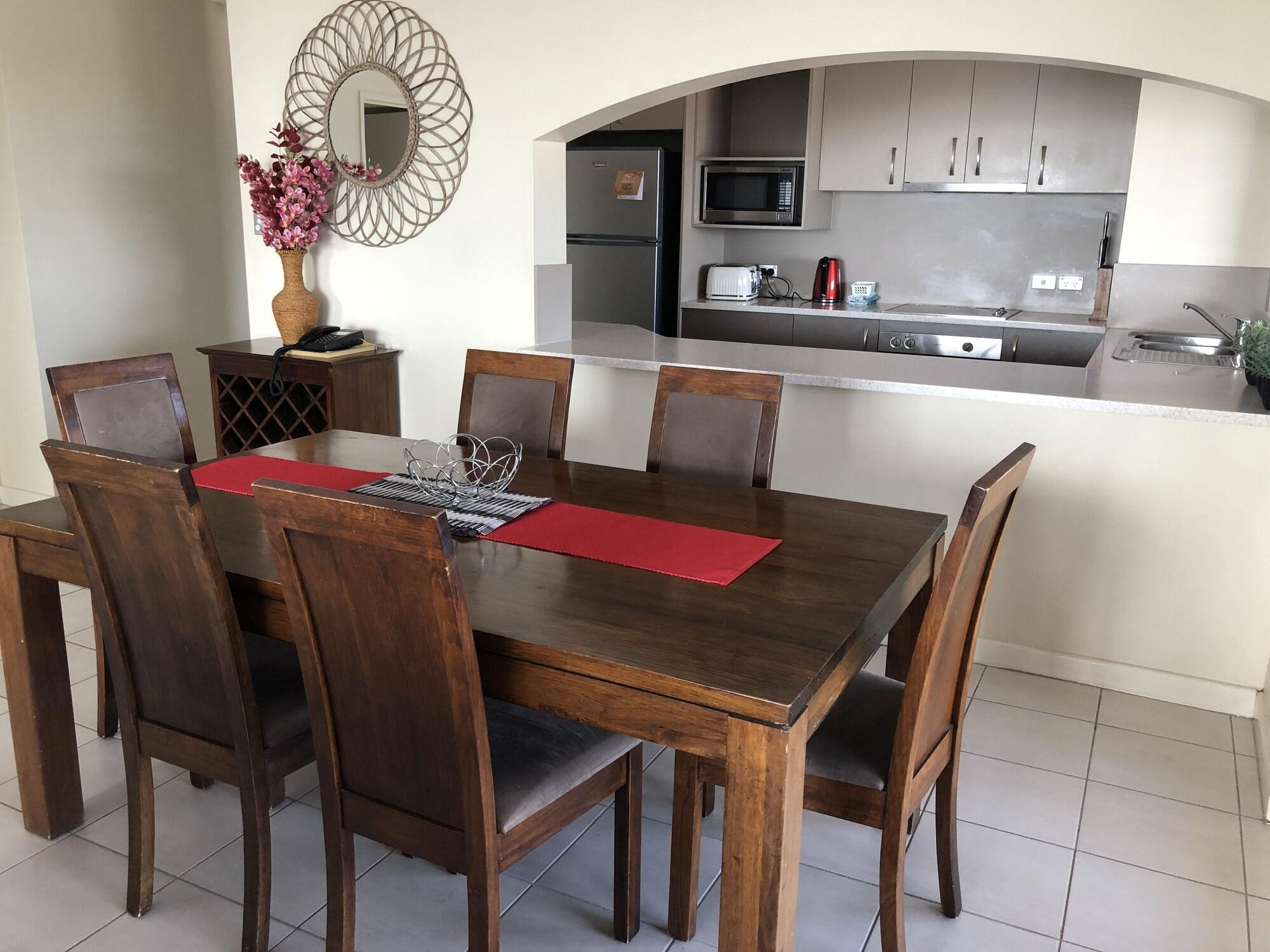Coral Towers Holiday Suites Кэрнс Экстерьер фото
