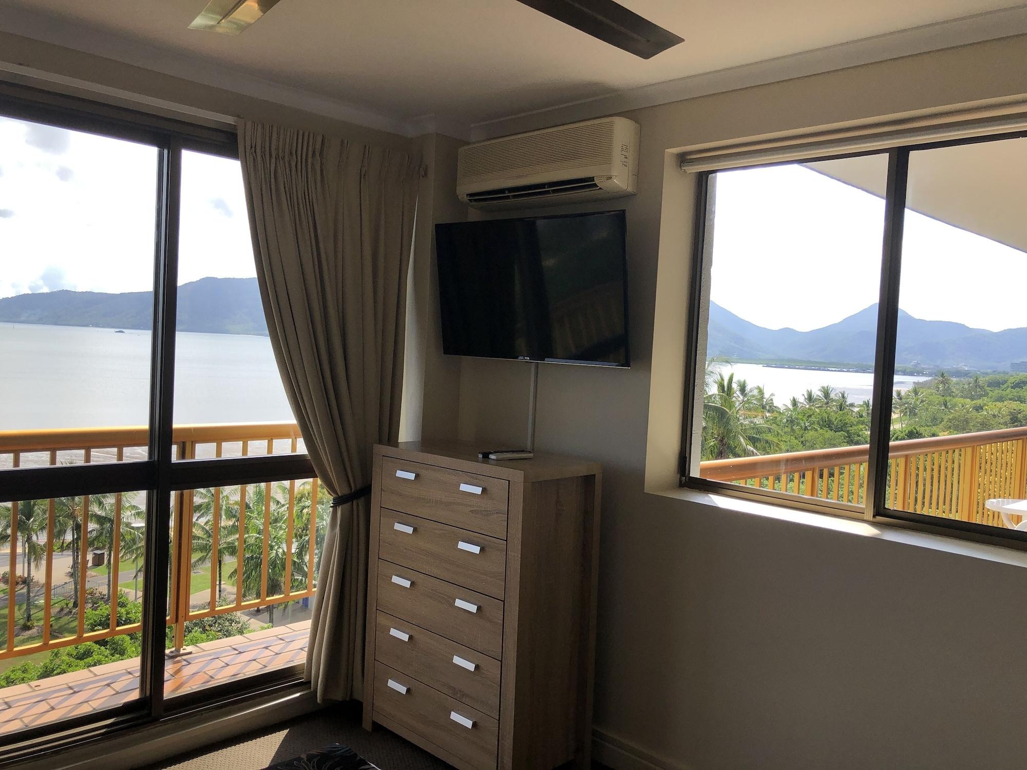 Coral Towers Holiday Suites Кэрнс Экстерьер фото