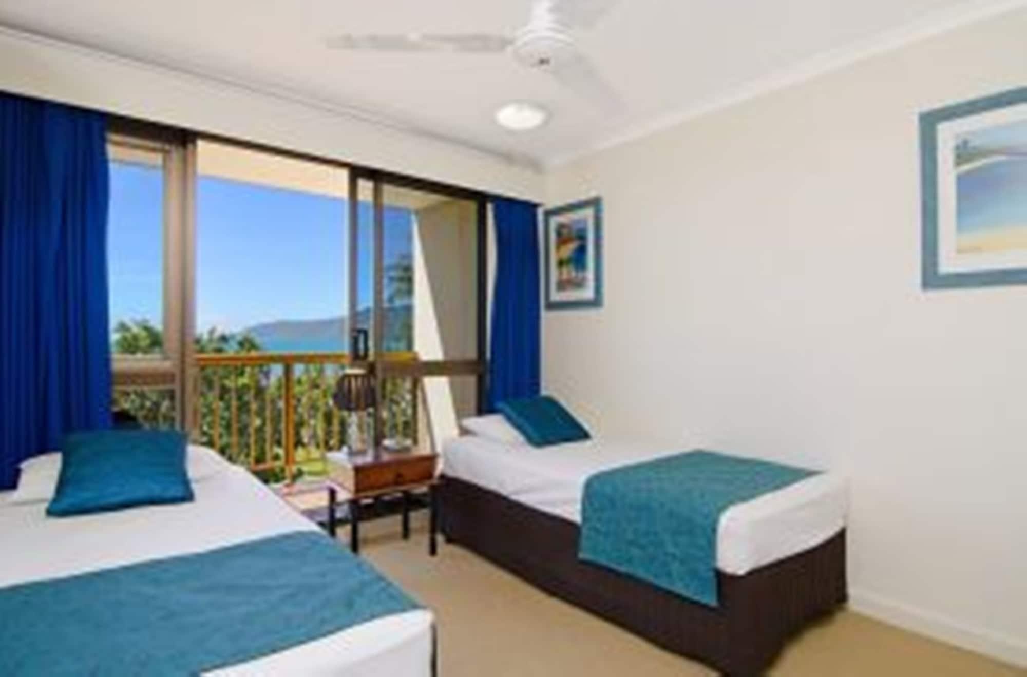 Coral Towers Holiday Suites Кэрнс Экстерьер фото