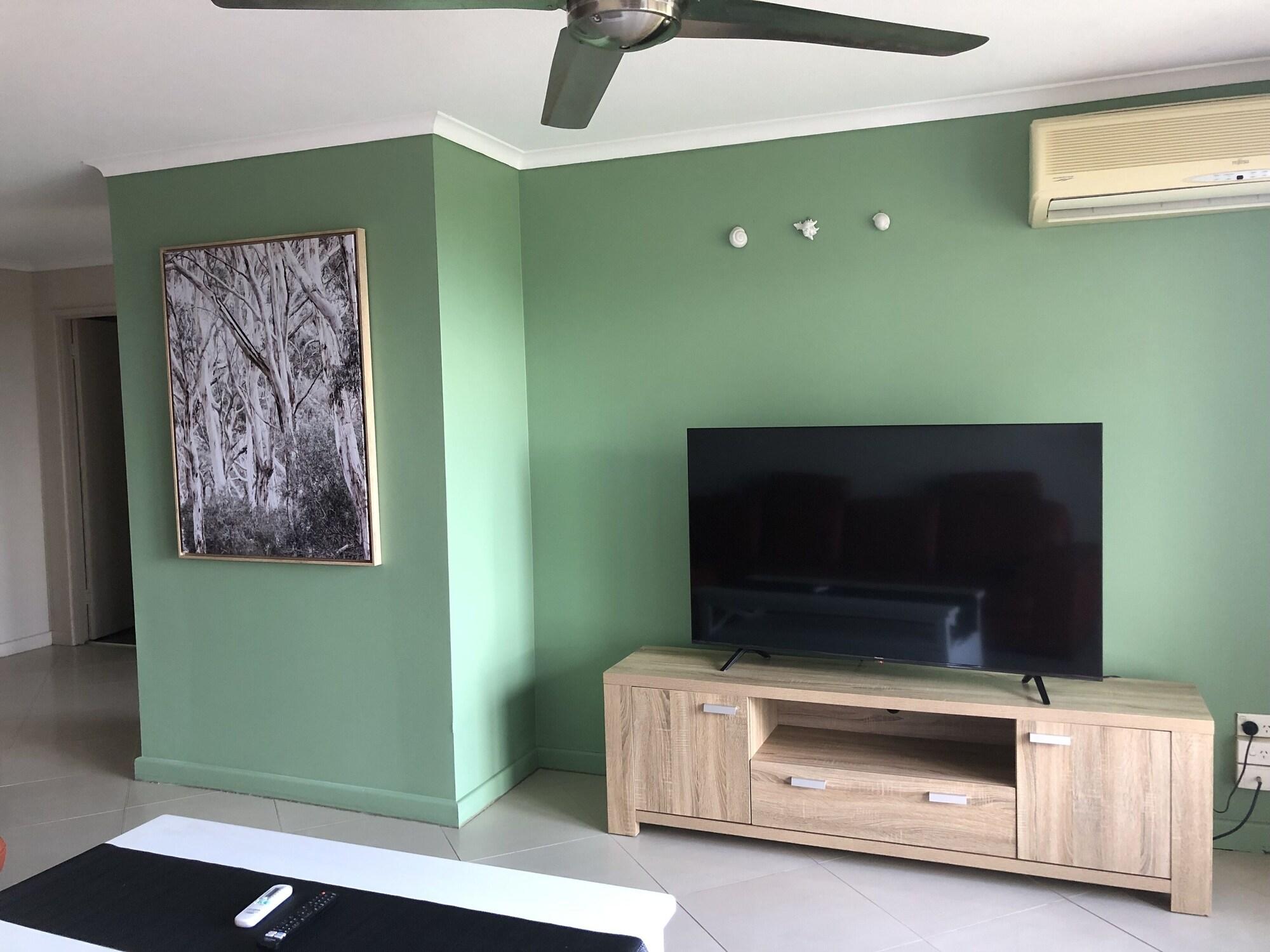 Coral Towers Holiday Suites Кэрнс Экстерьер фото