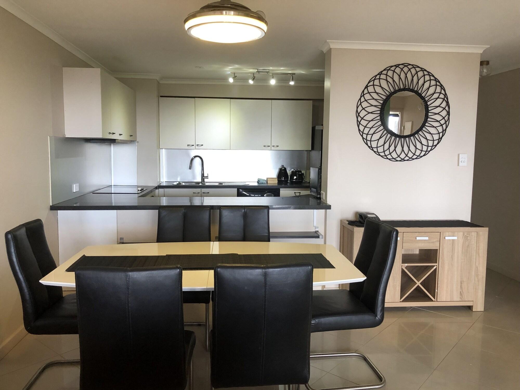 Coral Towers Holiday Suites Кэрнс Экстерьер фото